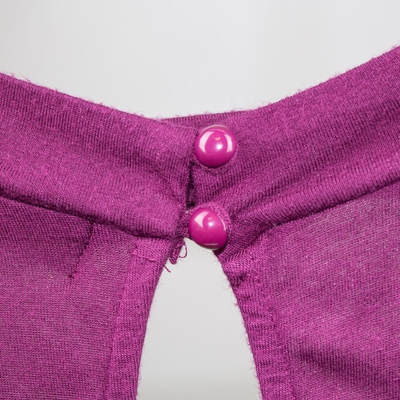 Cut Out Top - Picture 3 of 4